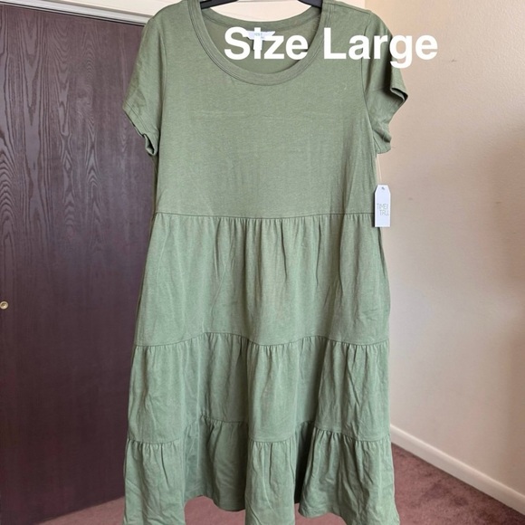 Time and Tru Women's and Women’s Plus Tiered Cotton Mini Dress, Large , Olive - Picture 1 of 5